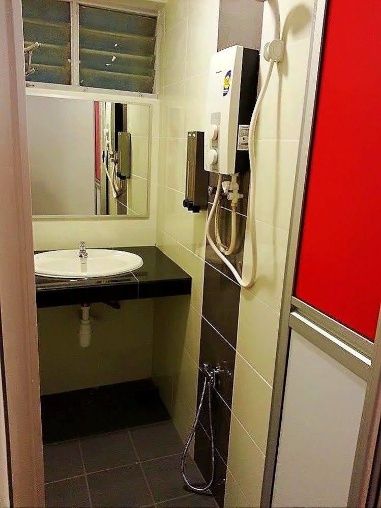Malacca Hotel Apartment Bagian luar foto